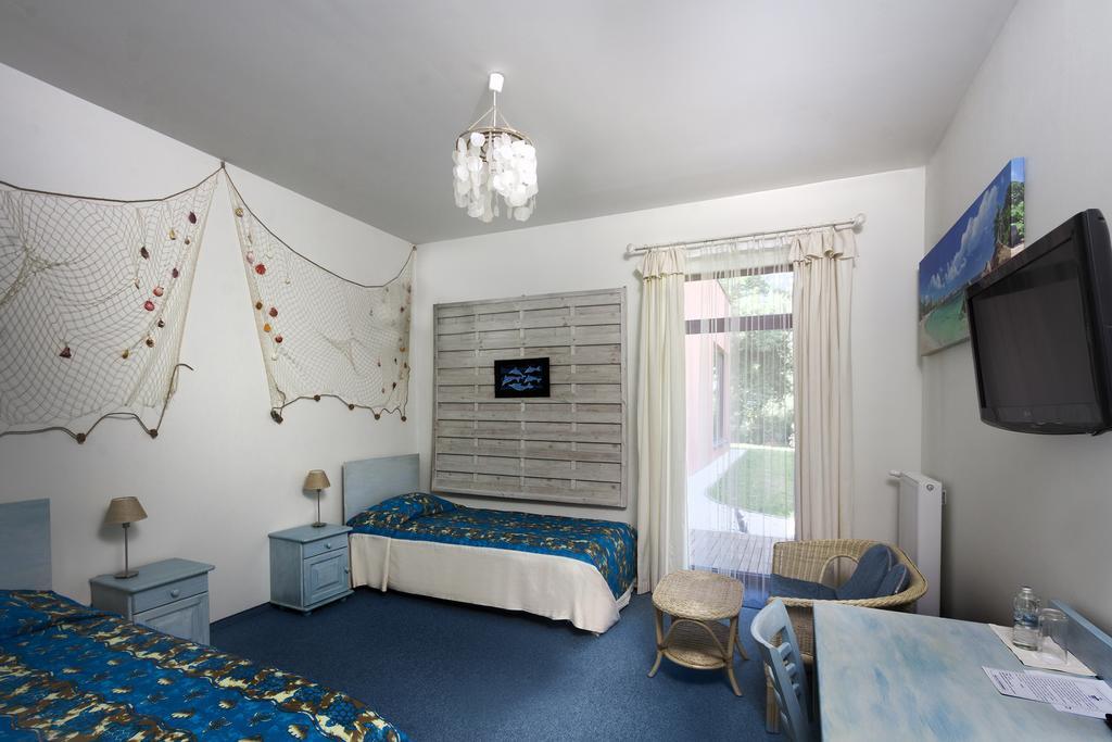 Palac Nieznanice Zabytek Goscinny Ze Spa Zimmer foto